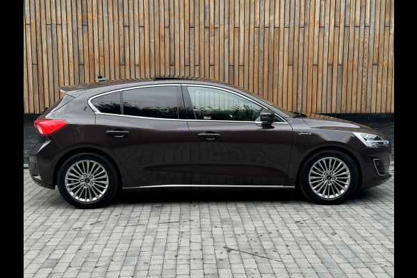 Ford Focus 1.5 EcoBoost Vignale Automaat | Panoramadak | B&O audiosysteem | Trekhaak | Navigatiesysteem | Elektrische bestuurdersstoel | Ad