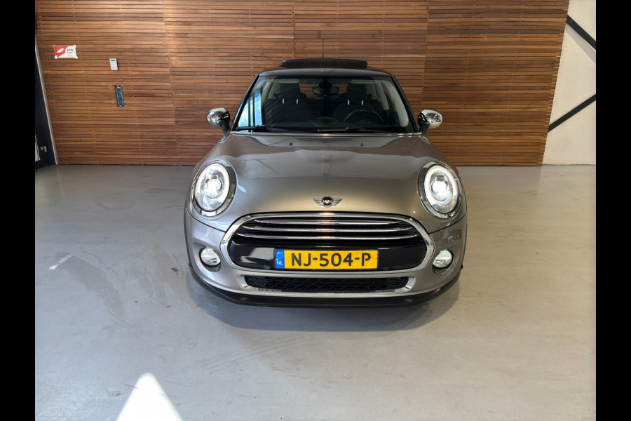 MINI Mini 1.5 Cooper Chili Business | NL-auto | 1e Eigenaar | PANO | Camera | Ambient | Full LED | Cruise | Climatronic | NAP |