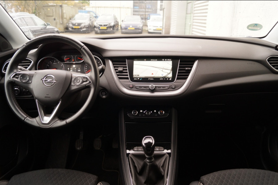 Opel Grandland X 1.2 Turbo Business Executive -NAVI-ECC-PDC-