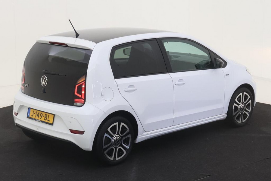 Volkswagen up! 1.0 R-Line CAMERA/TWO-TONE/AUTOMATISCHE AIRCO