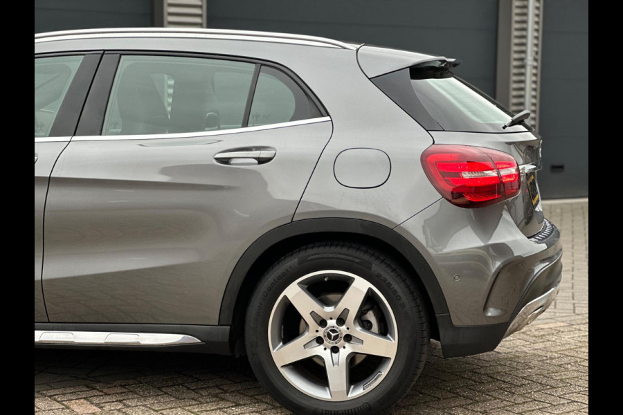 Mercedes-Benz GLA 180 AUTOMAAT BUSINESS SOLUTION AMG STYLING,26000 KM, TREKHAAK,NEDERLANDSE AUTO MET NAP