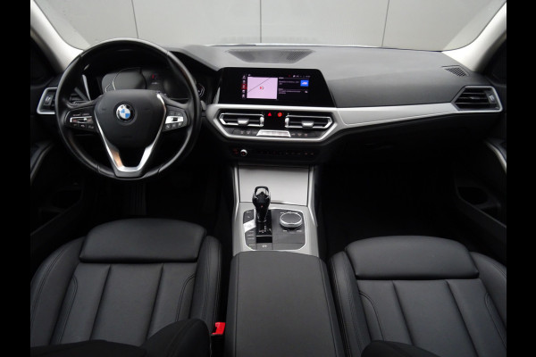 BMW 3 Serie 318d HYBRID * NAVIGATIE * CAMERA * DEALER ONDERH. !!