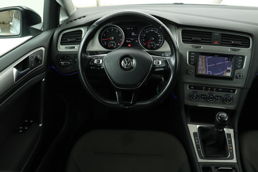 Volkswagen Golf 1.0 TSI Comfortline | Carplay | DAB+ | Navigatie | PDC | Climate control | Cruise control