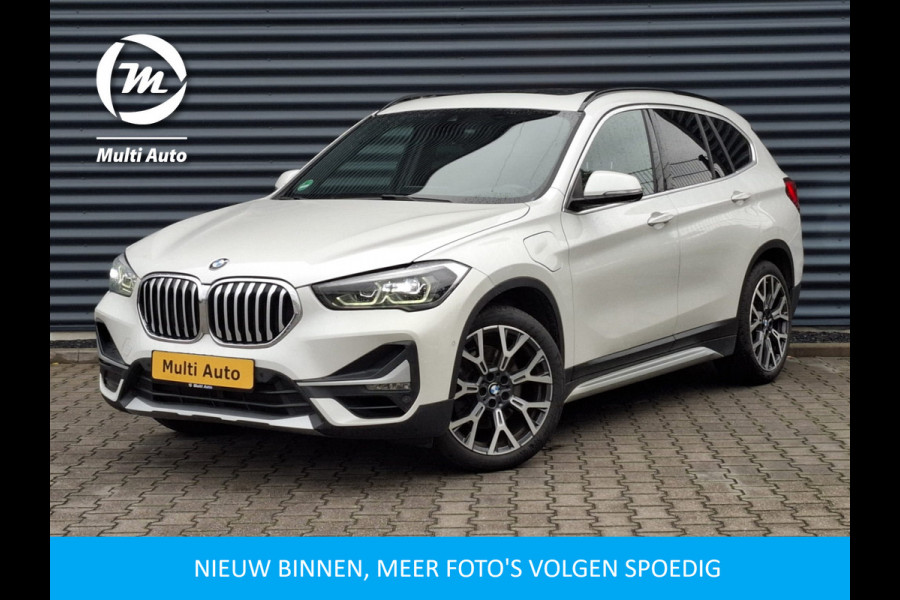 BMW X1 xDrive25e X Line Plug in Hybrid 221pk PHEV | Panodak | Trekhaak Afneembaar | Adaptive Cruise | Harman Kardon | Head Up | Sfeerverlichting | Half Lederen Bekleding | Apple Carplay | Navigatie | Camera |