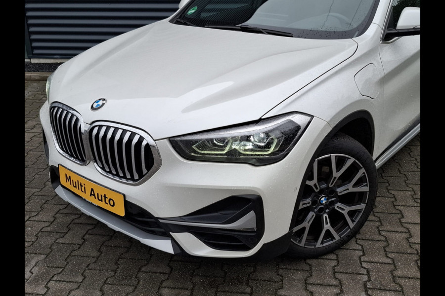 BMW X1 xDrive25e X Line Plug in Hybrid 221pk PHEV | Panodak | Trekhaak Afneembaar | Adaptive Cruise | Harman Kardon | Head Up | Sfeerverlichting | Half Lederen Bekleding | Apple Carplay | Navigatie | Camera |