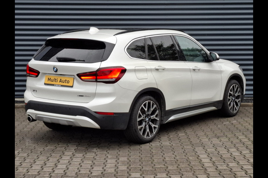 BMW X1 xDrive25e X Line Plug in Hybrid 221pk PHEV | Panodak | Trekhaak Afneembaar | Adaptive Cruise | Harman Kardon | Head Up | Sfeerverlichting | Half Lederen Bekleding | Apple Carplay | Navigatie | Camera |