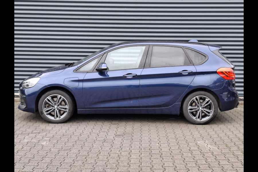 BMW 2 Serie Active Tourer 225xe iPerformance Plug in Hybrid PHEV | Half Lederen Sportstoelen | Adaptive Cruise | Apple Carplay | Navigatie | Head Up |