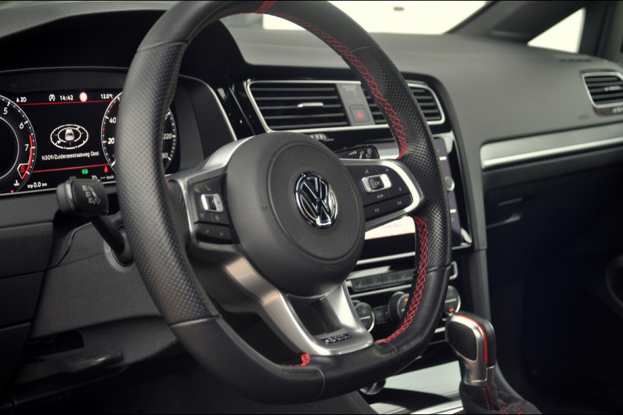 Volkswagen Golf 2.0 TSI GTI TCR | Panoramadak | Virtual Cockpit | Zeer nette staat!