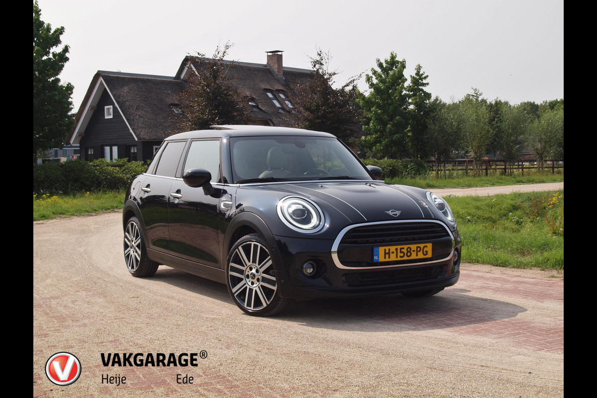 MINI Mini 1.5 Cooper 60 Years Edition | Panoramadak | Camera | Automaat | Leer | Led koplampen | NL-auto |