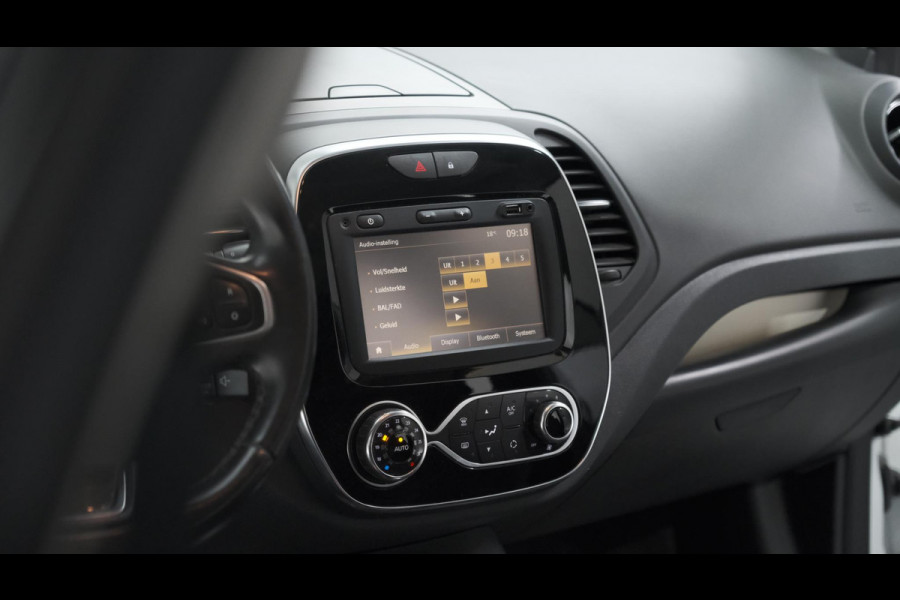 Renault Captur TCe 120 EDC Bose | Trekhaak | Camera | Navigatie | Stoelverwarming