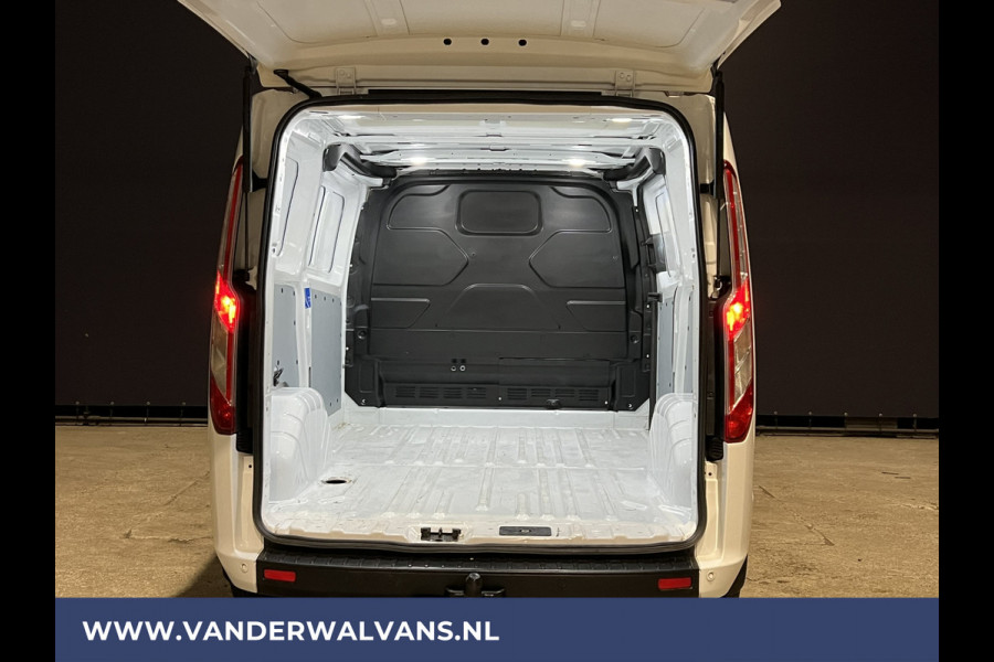 Ford Transit Custom 2.0 TDCI 131pk L1H1 Euro6 Airco | Camera | Navigatie | Apple Carplay LED, Cruisecontrol, 2500kg Trekhaak, Parkeersensoren, Stoelverwarming, Verwarmde voorruit, Dakdragers, Bijrijdersbank, Achterklep