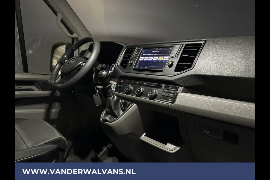 Volkswagen Crafter 2.0 TDI 140pk L3H3 L2H2 Euro6 Airco | Camera | Cruisecontrol | Apple Carplay Android Auto, 3000kg trekvermogen, Parkeersensoren, Chauffeursstoel, Bijrijdersbank