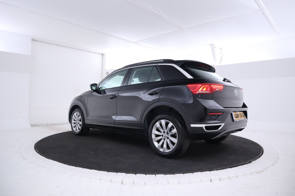 Volkswagen T-Roc 1.0 TSI Style Camera, Navigatie, Apple Carplay, Climate,