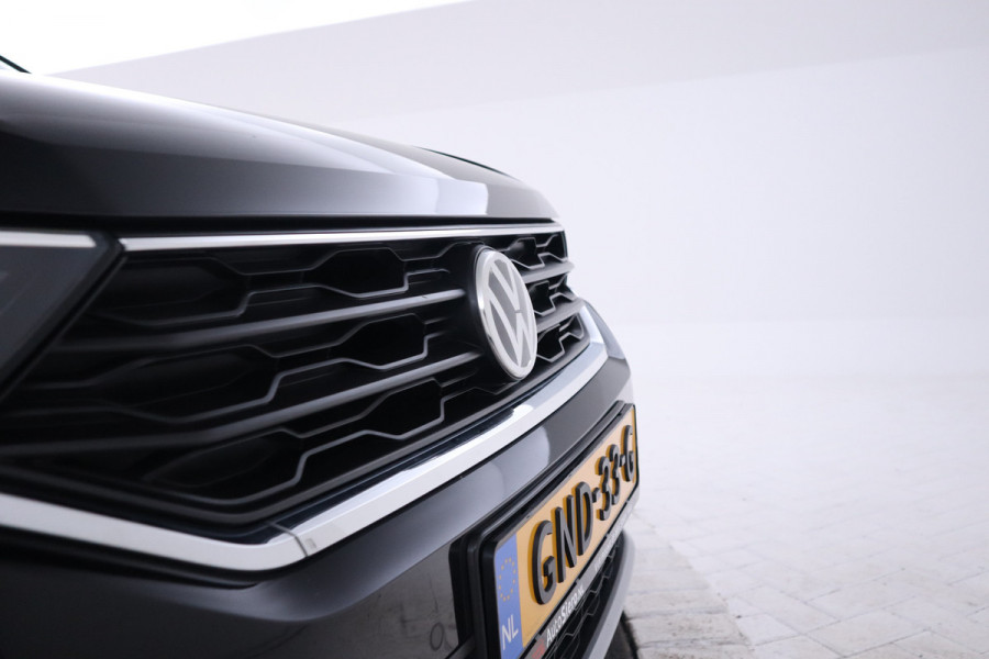 Volkswagen T-Roc 1.0 TSI Style Camera, Navigatie, Apple Carplay, Climate,