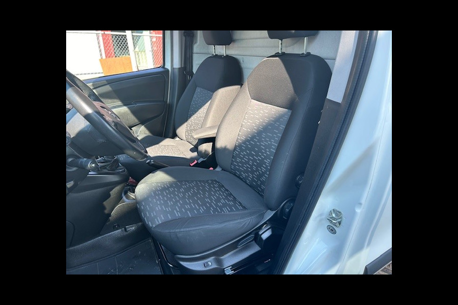 Opel Combo 1.3 CDTi L2H1 Sport AIRCO I 3-ZITS I CRUISE CONTROL I TREKHAAK I STOELVERWARMING I MULTIMEDIA I 1e EIGENAAR I COMPLETE ONDERHOUDSHISTORIE