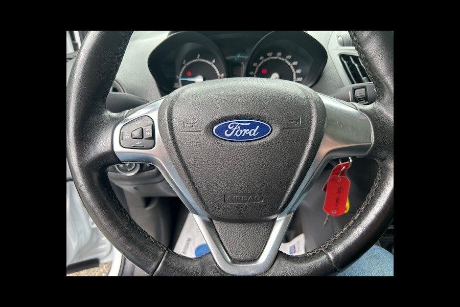 Ford Transit Courier 1.5 TDCI Ambiente Start&Stop AIRCO I NAVIGATIE I PDC ACHTER I MULTIMEDIA I 1e EIGENAAR