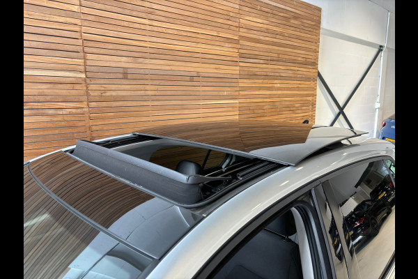 Volkswagen Golf 1.4 eHybrid Style | PANO | Trekhaak | Camera | ACC | Apple Carplay | Ambient | Velours | Virtual | Full LED |