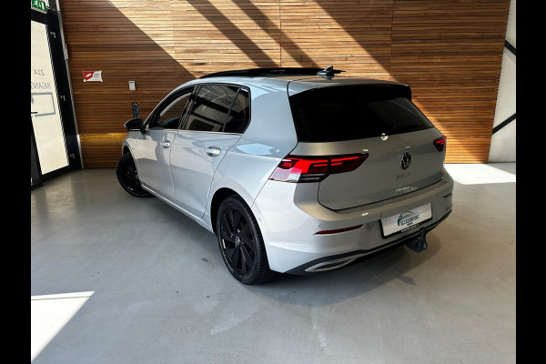 Volkswagen Golf 1.4 eHybrid Style | PANO | Trekhaak | Camera | ACC | Apple Carplay | Ambient | Velours | Virtual | Full LED |