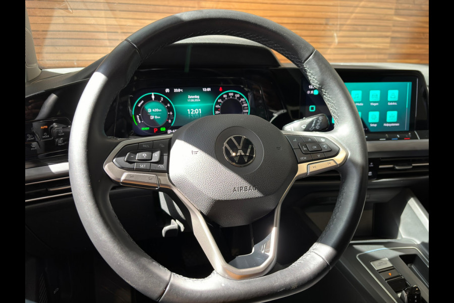 Volkswagen Golf 1.4 eHybrid Style | PANO | Trekhaak | Camera | ACC | Apple Carplay | Ambient | Velours | Virtual | Full LED |