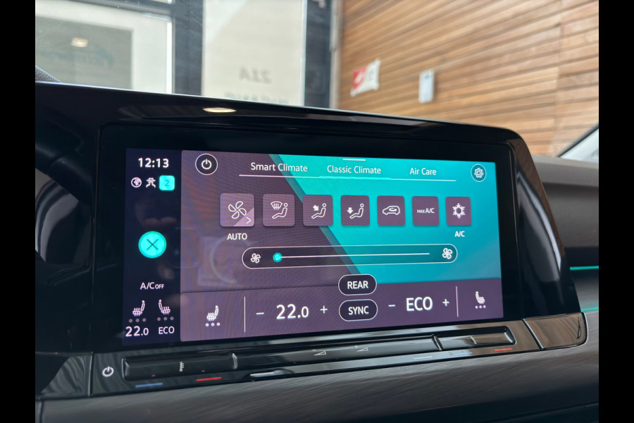 Volkswagen Golf 1.4 eHybrid Style | PANO | Trekhaak | Camera | ACC | Apple Carplay | Ambient | Velours | Virtual | Full LED |