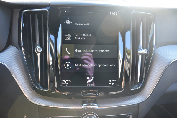 Volvo XC60 B4 R-Design | Keyless entry | Cruise control adaptief  | Apple Carplay/Android Auto |