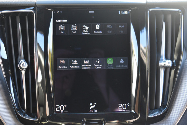 Volvo XC60 B4 R-Design | Keyless entry | Cruise control adaptief  | Apple Carplay/Android Auto |