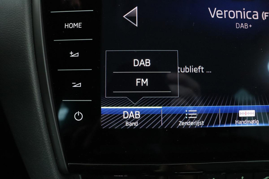 Škoda Octavia 1.5 TSI Edition Plus | Leder | Stoelverwarming | Park Assist | Carplay | Full LED | Keyless | Navigatie | DAB+