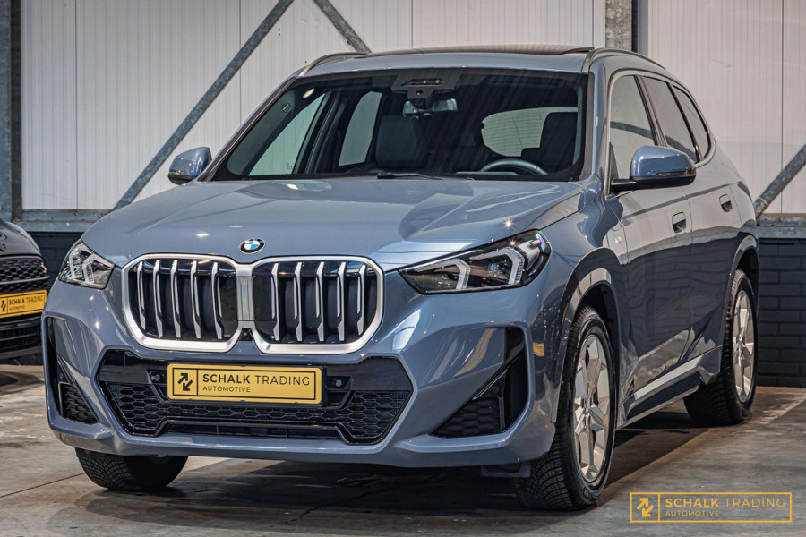 BMW X1 SDrive18i M-sport Full Pano H&K Trekhaak HUD Leder