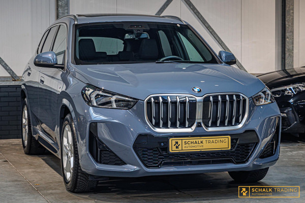 BMW X1 SDrive18i M-sport Full Pano H&K Trekhaak HUD Leder