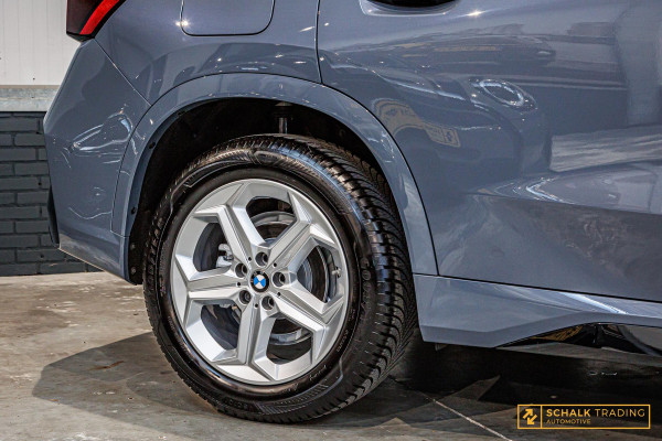 BMW X1 SDrive18i M-sport Full Pano H&K Trekhaak HUD Leder