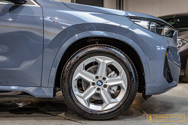 BMW X1 SDrive18i M-sport Full Pano H&K Trekhaak HUD Leder