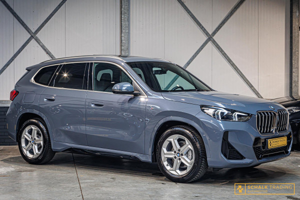 BMW X1 SDrive18i M-sport Full Pano H&K Trekhaak HUD Leder