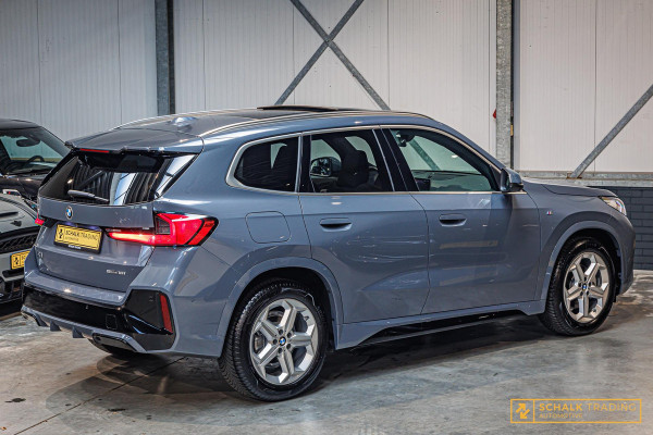 BMW X1 SDrive18i M-sport Full Pano H&K Trekhaak HUD Leder