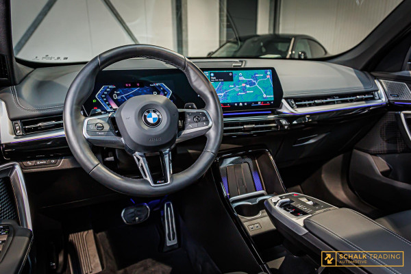 BMW X1 SDrive18i M-sport Full Pano H&K Trekhaak HUD Leder