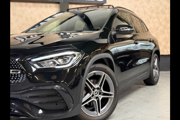 Mercedes-Benz GLA 180 AMG Night| Pano | Sfeerverlichting | DAB | Camera | Stoeverwarming