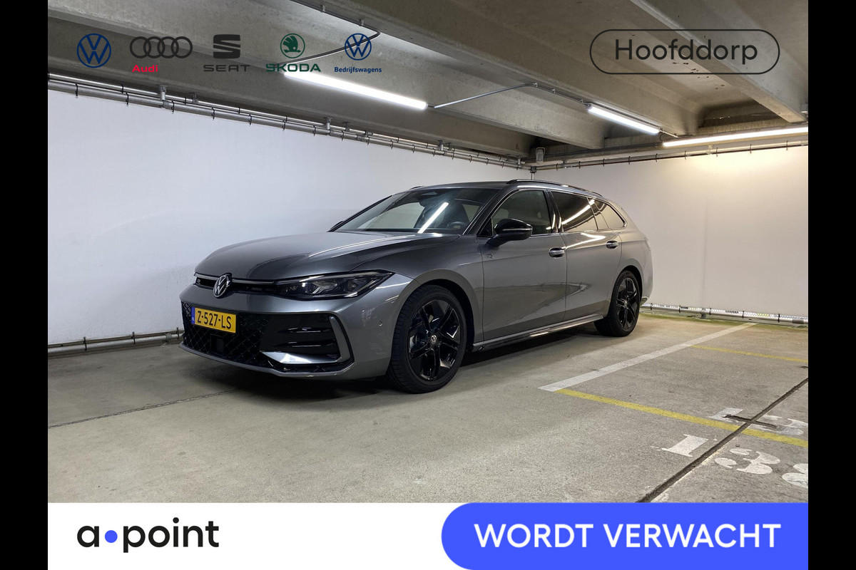 Volkswagen Passat Variant 1.5 eTSI R-Line Business 150 pk Automaat (DSG) | Verlengde garantie | Blackstyle | Panoramadak | Elektr. trekhaak | Parkeersensoren (Park assist) | Achteruitrijcamera |