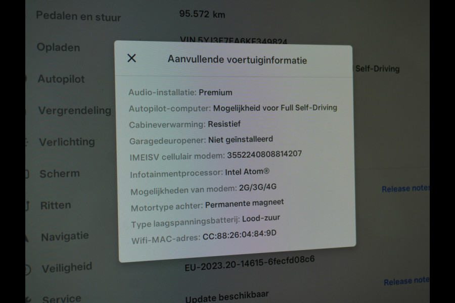 Tesla Model 3 Long Range RWD 75kWh 325PK Achterwielaandrijving Leder Premium-l.s. PanoDak Adaptive cruise 18" Camera's Elektr.-Stuur+Stoelen+S Navi full map LED-a+v ACC Dual-ECC DAB Voorverwarmen interieur via App Keyless via Telefoonsleutel One-Pedal-Drive Orgineel NL Auto Achterwielaandrijving, lager in de wegenbelasting, meer rijbereik door lager gewicht!