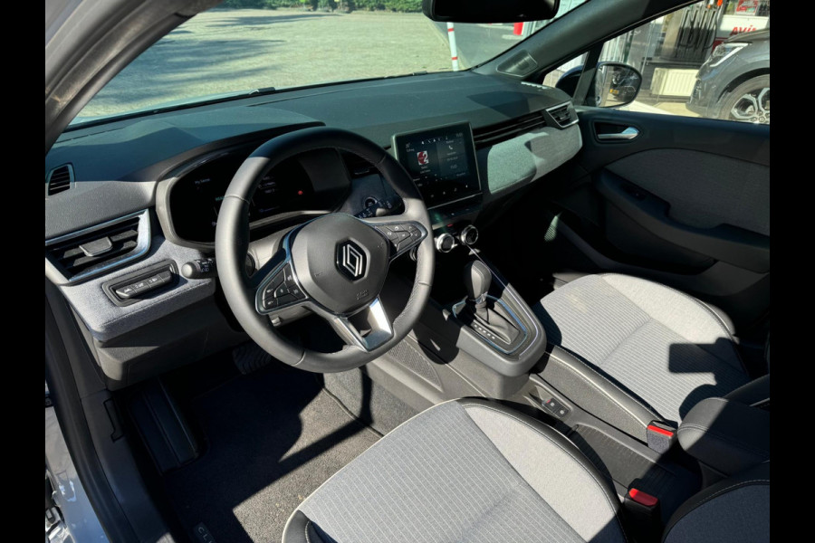 Renault Clio 1.6 E-Tech Full Hybrid 145 techno Apple & Android auto / 360 Camera / Speciale kleur / Clima / Keyless / Full LED