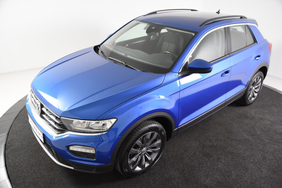 Volkswagen T-Roc 1.0 TSI Style *Navigatie*Trekhaak*Park assist*