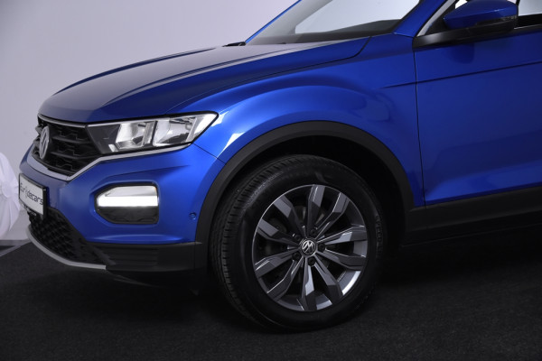 Volkswagen T-Roc 1.0 TSI Style *Navigatie*Trekhaak*Park assist*