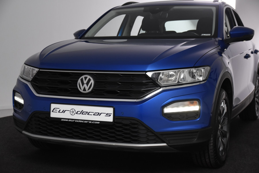 Volkswagen T-Roc 1.0 TSI Style *Navigatie*Trekhaak*Park assist*