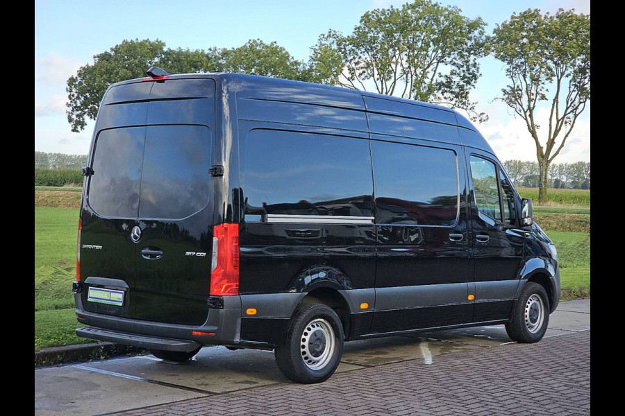 Mercedes-Benz Sprinter 317 1.9 CDI L2H2 Airco, Mbux, Camera, 270-gr Deuren, Euro6, 170 PK!