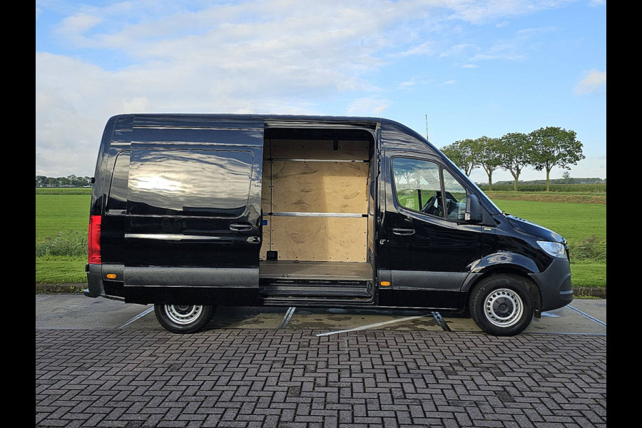 Mercedes-Benz Sprinter 317 1.9 CDI L2H2 Airco, Mbux, Camera, 270-gr Deuren, Euro6, 170 PK!