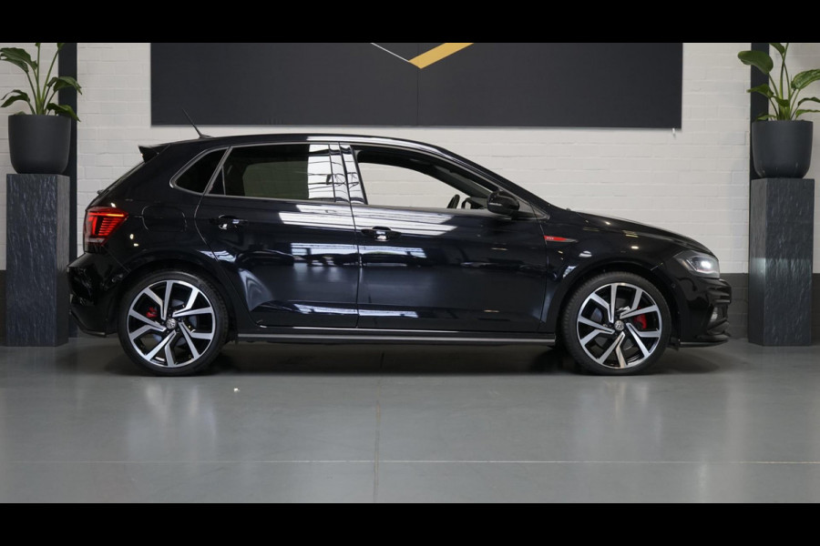 Volkswagen Polo 2.0 TSI GTI AUTOMAAT ACC-ALCANTARA-BLINDSPOT-CAMERA-KEYLESS-NAVIGATIE-WINTERPAKKET-VIRTUEEL