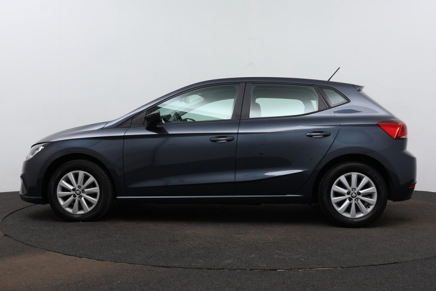 Seat Ibiza 1.0 TSI Style Sport (VIRTUAL COCKPIT, CARPLAY, NAVIGATIE, PARKEERSENSOREN, 1e EIGENAAR, GOED ONDERHOUDEN)