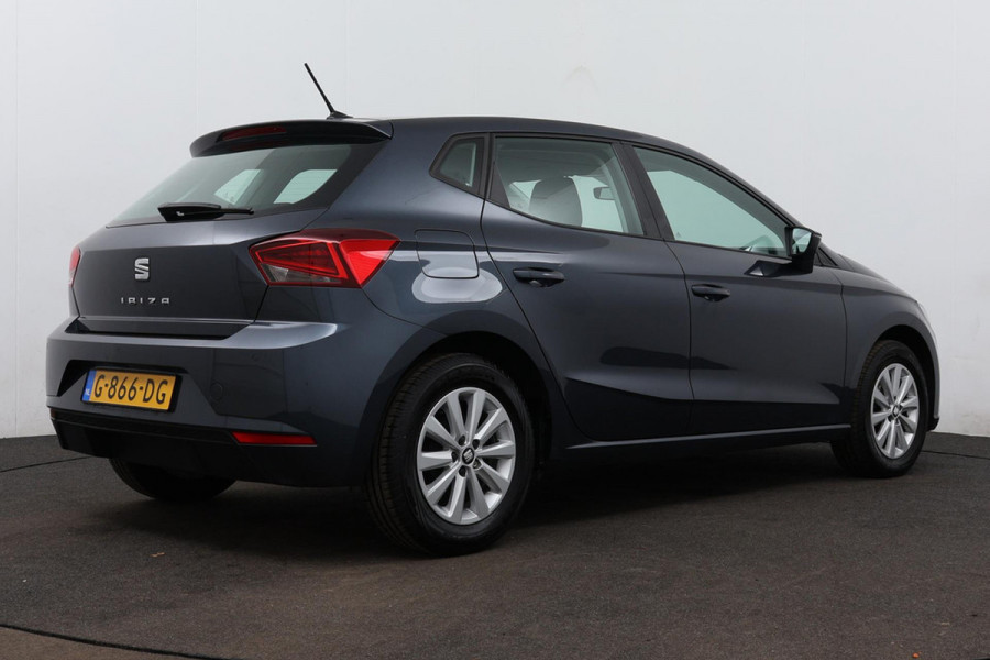 Seat Ibiza 1.0 TSI Style Sport (VIRTUAL COCKPIT, CARPLAY, NAVIGATIE, PARKEERSENSOREN, 1e EIGENAAR, GOED ONDERHOUDEN)