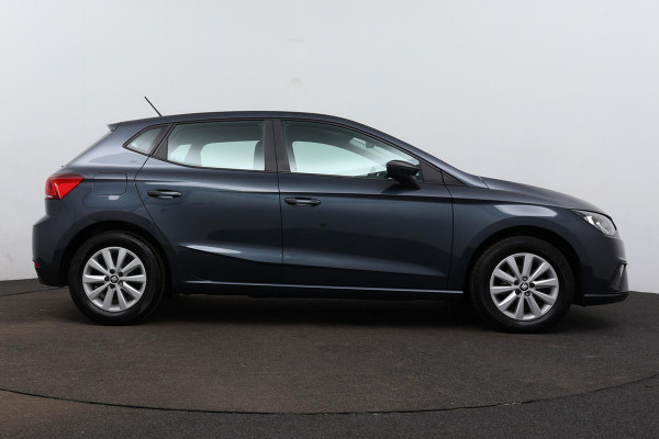 Seat Ibiza 1.0 TSI Style Sport (VIRTUAL COCKPIT, CARPLAY, NAVIGATIE, PARKEERSENSOREN, 1e EIGENAAR, GOED ONDERHOUDEN)