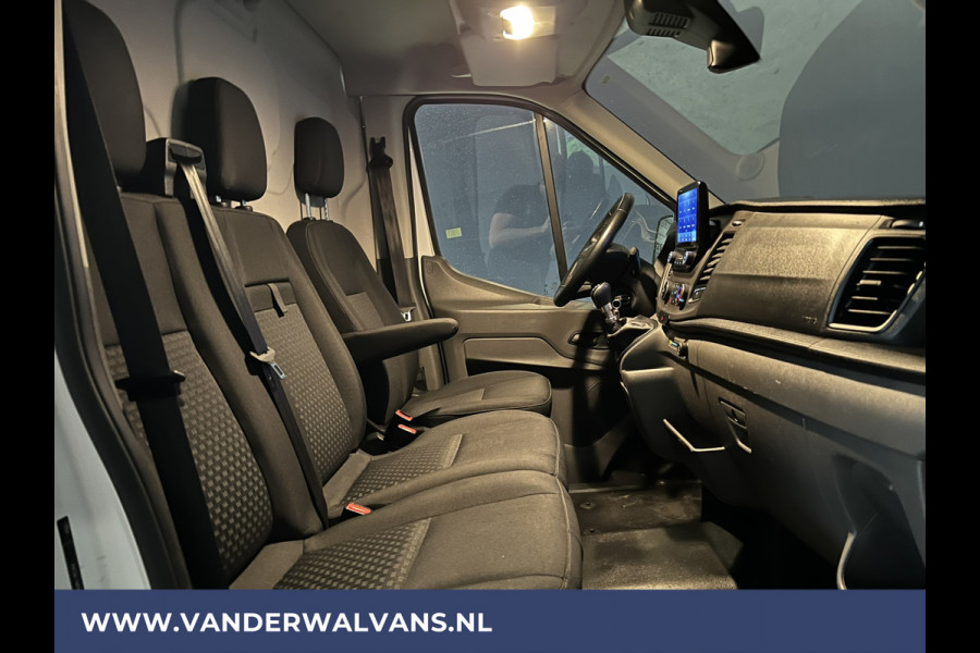 Ford Transit 2.0 TDCI 131pk L3H2 Euro6 Airco | Camera | Navigatie | Apple Carplay Cruisecontrol, LED, Parkeersensoren, Stoelverwarming, Verwarmde voorruit, Bijrijdersbank