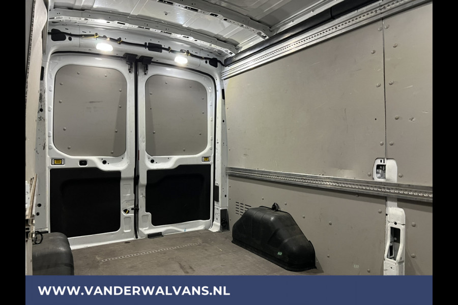 Ford Transit 2.0 TDCI 131pk L3H2 Euro6 Airco | Camera | Navigatie | Apple Carplay Cruisecontrol, LED, Parkeersensoren, Stoelverwarming, Verwarmde voorruit, Bijrijdersbank