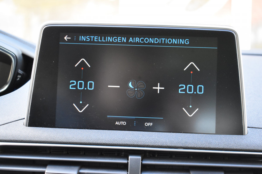 Peugeot 3008 1.2 PureTech Allure Automaat / Clima / Navi / Apple Carplay / Panorama / Parkeerhulp